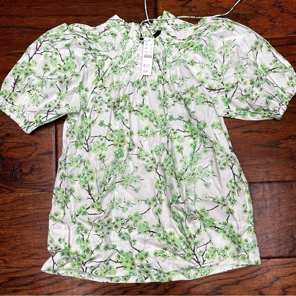 J crew Smocked neck puff-sleeve top in lime cherry blossoms - Picture 2 of 8